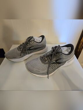 Brooks Women's Adrenaline 21 GTS Running Shoe - Oyster/Alloy/Light Blue Colorway
